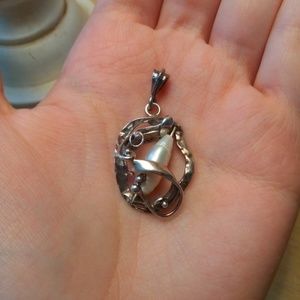 Sterling swirly pearl pendant
